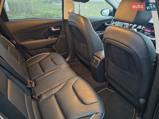 Серый Киа Niro, объемом двигателя 0 л и пробегом 150 тыс. км за 19300 $, фото 21 на Automoto.ua