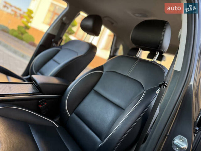 Серый Киа Niro, объемом двигателя 0 л и пробегом 145 тыс. км за 18800 $, фото 67 на Automoto.ua