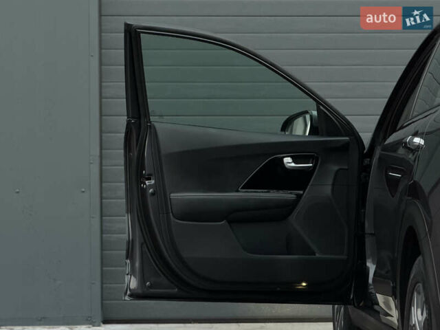 Серый Киа Niro, объемом двигателя 0 л и пробегом 164 тыс. км за 17550 $, фото 31 на Automoto.ua