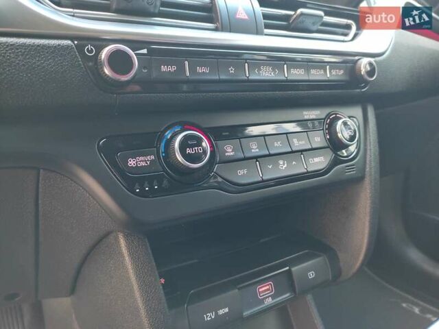 Киа Niro 2020 в Ровно на Automoto.ua Серый Киа Niro, объемом двигателя 0 л и пробегом 125 тыс. км за 19850 $, фото 67 на Automoto.ua