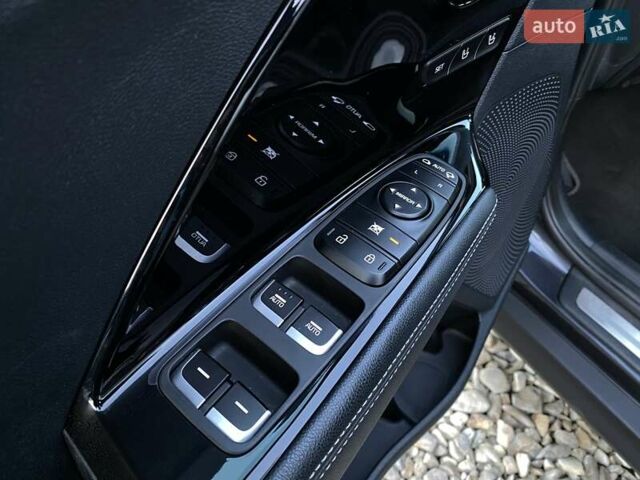 Сірий Кіа Niro, об'ємом двигуна 0 л та пробігом 107 тис. км за 21950 $, фото 37 на Automoto.ua