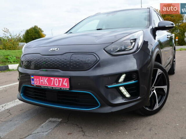 Серый Киа Niro, объемом двигателя 0 л и пробегом 77 тыс. км за 19950 $, фото 2 на Automoto.ua