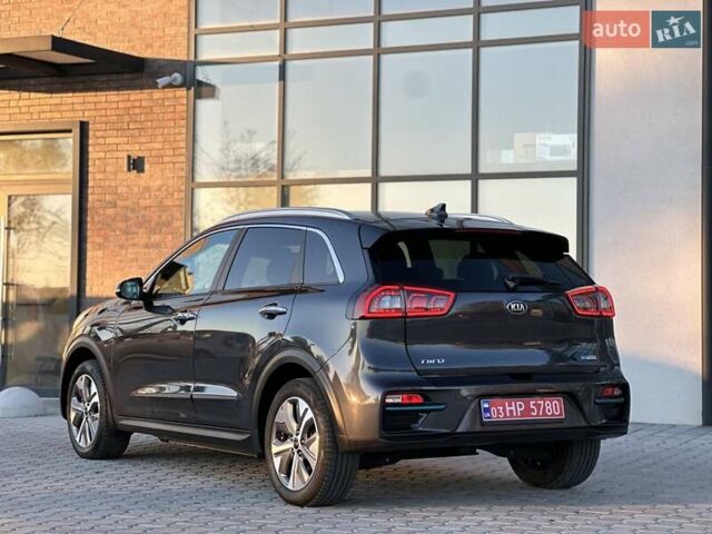 Серый Киа Niro, объемом двигателя 0 л и пробегом 74 тыс. км за 18200 $, фото 1 на Automoto.ua