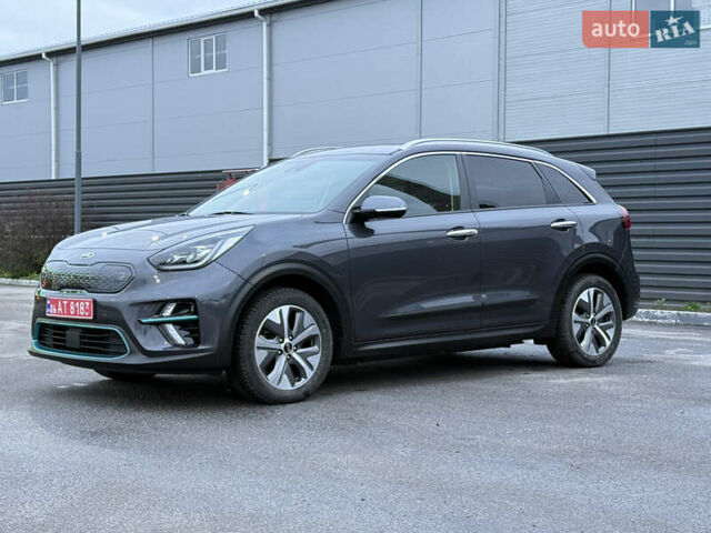 Серый Киа Niro, объемом двигателя 0 л и пробегом 165 тыс. км за 18000 $, фото 3 на Automoto.ua
