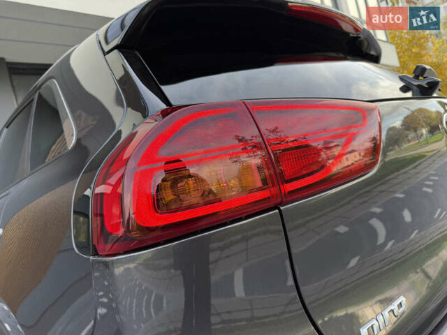 Сірий Кіа Niro, об'ємом двигуна 0 л та пробігом 70 тис. км за 19999 $, фото 26 на Automoto.ua