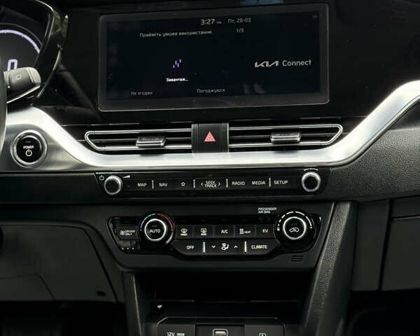 Серый Киа Niro, объемом двигателя 0 л и пробегом 120 тыс. км за 19750 $, фото 34 на Automoto.ua
