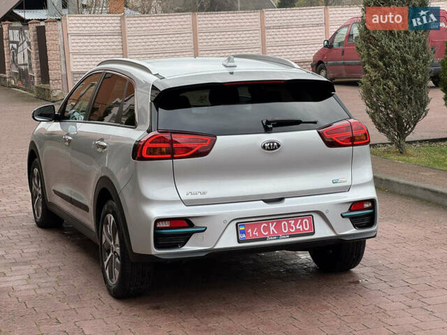 Серый Киа Niro, объемом двигателя 0 л и пробегом 118 тыс. км за 19350 $, фото 20 на Automoto.ua