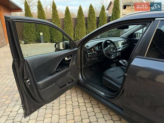 Сірий Кіа Niro, об'ємом двигуна 0 л та пробігом 118 тис. км за 20499 $, фото 35 на Automoto.ua