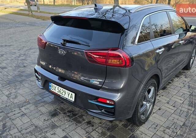 Серый Киа Niro, объемом двигателя 0 л и пробегом 83 тыс. км за 25100 $, фото 7 на Automoto.ua