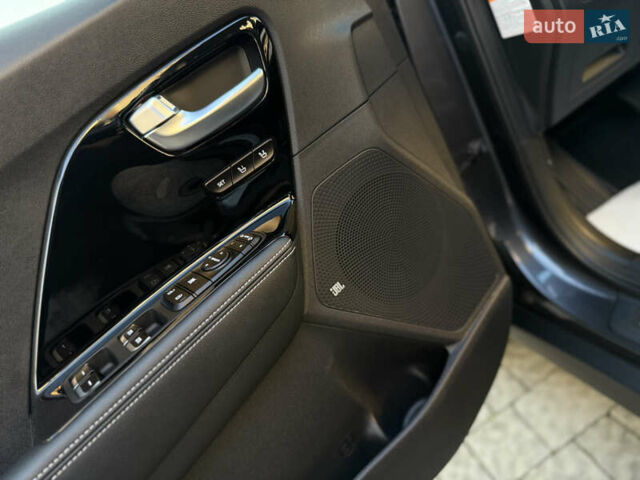 Серый Киа Niro, объемом двигателя 0 л и пробегом 145 тыс. км за 18800 $, фото 73 на Automoto.ua
