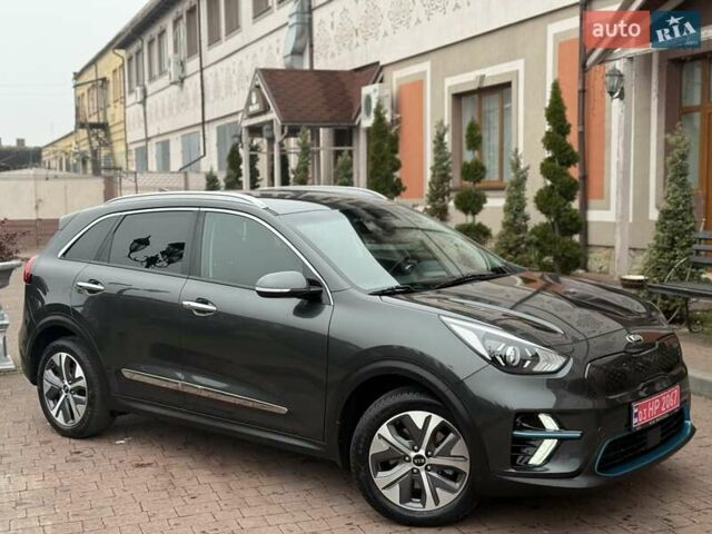 Серый Киа Niro, объемом двигателя 0 л и пробегом 125 тыс. км за 18950 $, фото 13 на Automoto.ua