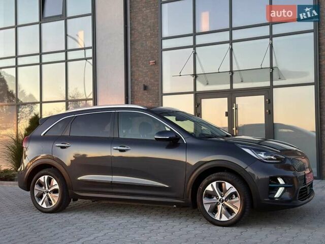 Серый Киа Niro, объемом двигателя 0 л и пробегом 74 тыс. км за 18200 $, фото 16 на Automoto.ua