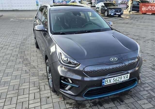 Серый Киа Niro, объемом двигателя 0 л и пробегом 83 тыс. км за 25100 $, фото 4 на Automoto.ua