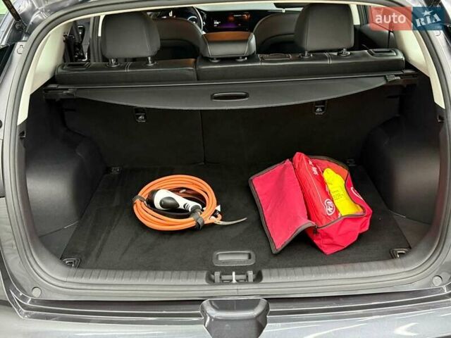 Сірий Кіа Niro, об'ємом двигуна 0 л та пробігом 114 тис. км за 18329 $, фото 30 на Automoto.ua