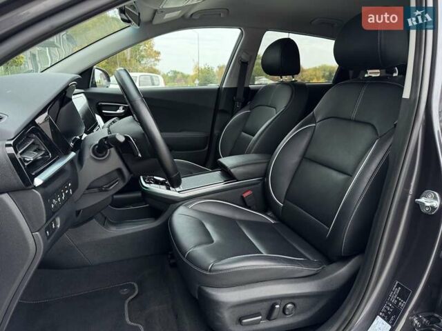Серый Киа Niro, объемом двигателя 0 л и пробегом 150 тыс. км за 18500 $, фото 38 на Automoto.ua