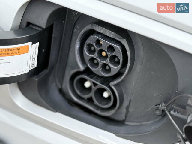 Серый Киа Niro, объемом двигателя 0 л и пробегом 126 тыс. км за 21500 $, фото 8 на Automoto.ua