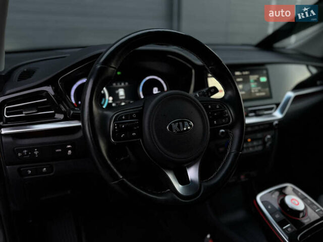 Серый Киа Niro, объемом двигателя 0 л и пробегом 164 тыс. км за 17550 $, фото 38 на Automoto.ua