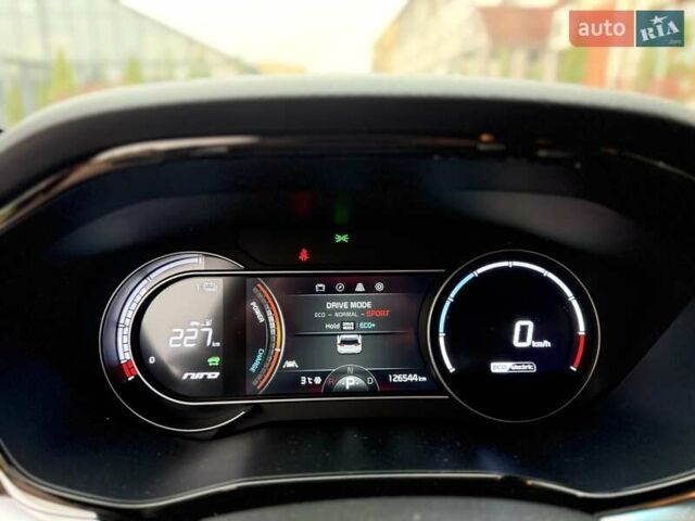 Серый Киа Niro, объемом двигателя 0 л и пробегом 125 тыс. км за 18950 $, фото 42 на Automoto.ua