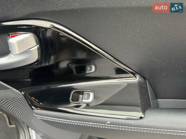 Серый Киа Niro, объемом двигателя 0 л и пробегом 158 тыс. км за 17750 $, фото 63 на Automoto.ua