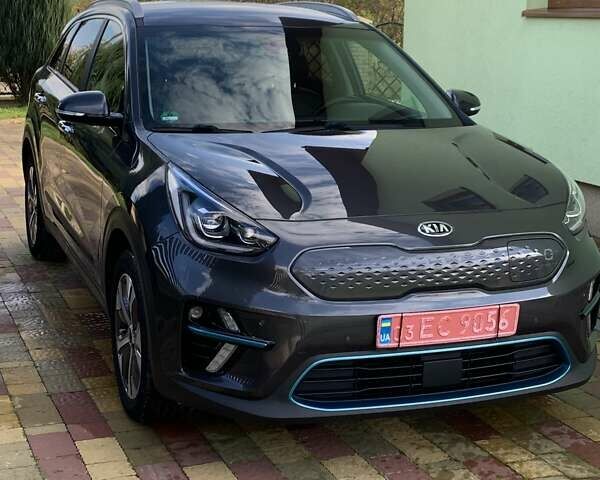 Сірий Кіа Niro, об'ємом двигуна 0 л та пробігом 73 тис. км за 18900 $, фото 2 на Automoto.ua