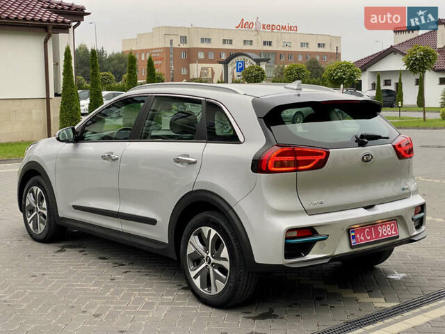 Сірий Кіа Niro, об'ємом двигуна 0 л та пробігом 63 тис. км за 20899 $, фото 21 на Automoto.ua