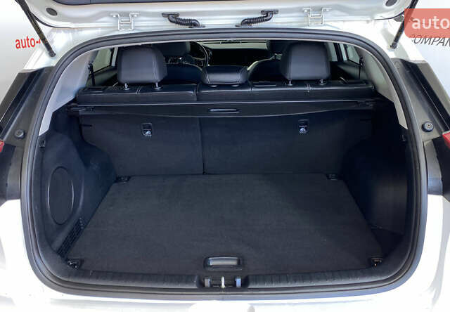 Сірий Кіа Niro, об'ємом двигуна 0 л та пробігом 158 тис. км за 19950 $, фото 4 на Automoto.ua