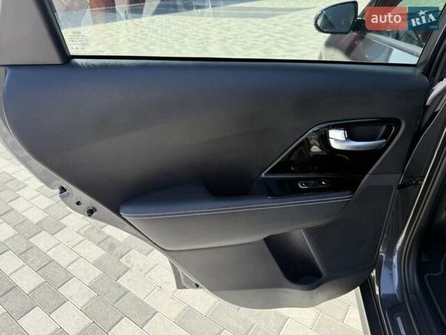 Сірий Кіа Niro, об'ємом двигуна 0 л та пробігом 82 тис. км за 20500 $, фото 19 на Automoto.ua