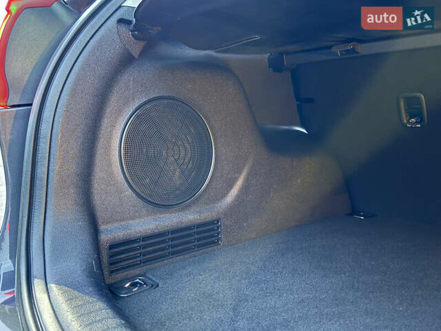 Серый Киа Niro, объемом двигателя 0 л и пробегом 165 тыс. км за 18000 $, фото 73 на Automoto.ua