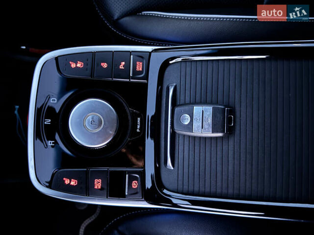 Серый Киа Niro, объемом двигателя 0 л и пробегом 112 тыс. км за 20300 $, фото 32 на Automoto.ua