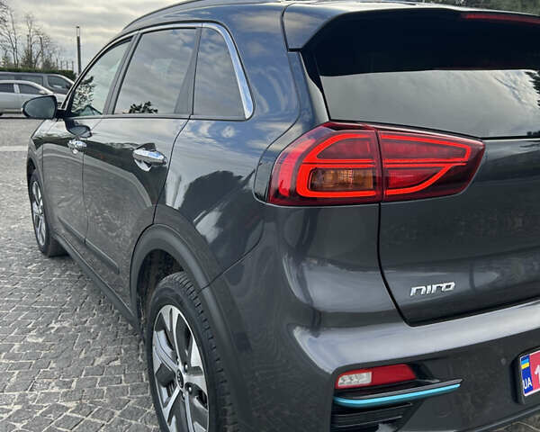 Сірий Кіа Niro, об'ємом двигуна 0 л та пробігом 113 тис. км за 19580 $, фото 6 на Automoto.ua