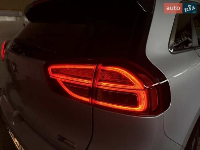 Сірий Кіа Niro, об'ємом двигуна 0 л та пробігом 71 тис. км за 21999 $, фото 98 на Automoto.ua