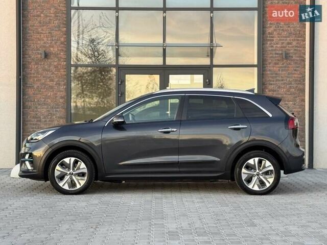 Сірий Кіа Niro, об'ємом двигуна 0 л та пробігом 135 тис. км за 17500 $, фото 14 на Automoto.ua