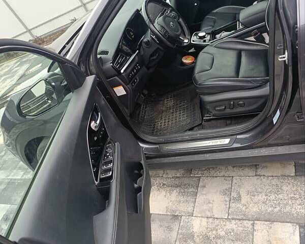 Сірий Кіа Niro, об'ємом двигуна 0 л та пробігом 135 тис. км за 19700 $, фото 9 на Automoto.ua
