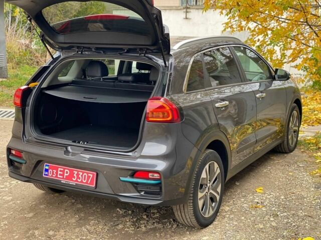 Киа Niro 2020 в Тернополе на Automoto.ua Серый Киа Niro, объемом двигателя 0 л и пробегом 149 тыс. км за 18700 $, фото 15 на Automoto.ua