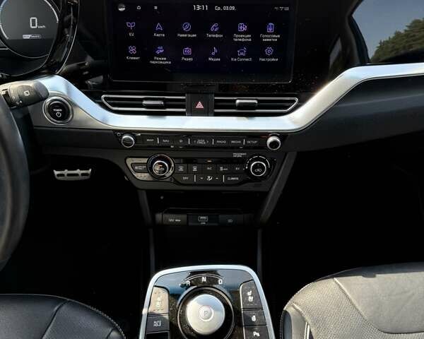 Сірий Кіа Niro, об'ємом двигуна 0 л та пробігом 82 тис. км за 20500 $, фото 23 на Automoto.ua