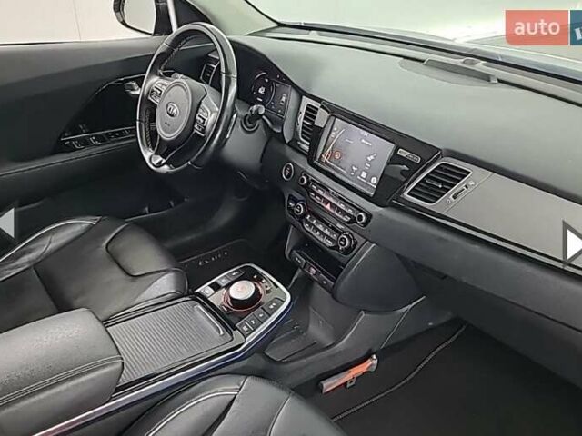 Серый Киа Niro, объемом двигателя 0 л и пробегом 125 тыс. км за 19250 $, фото 65 на Automoto.ua