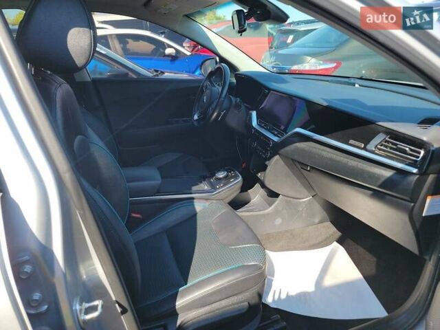 Сірий Кіа Niro, об'ємом двигуна 0 л та пробігом 76 тис. км за 13000 $, фото 10 на Automoto.ua