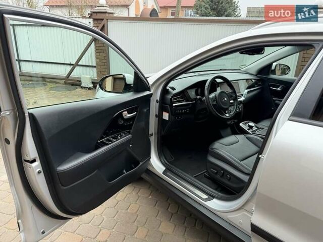 Сірий Кіа Niro, об'ємом двигуна 0 л та пробігом 71 тис. км за 21999 $, фото 31 на Automoto.ua