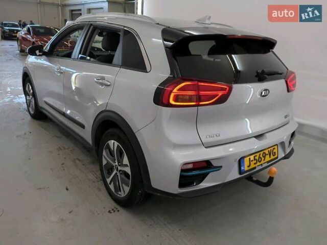 Сірий Кіа Niro, об'ємом двигуна 0 л та пробігом 71 тис. км за 21999 $, фото 110 на Automoto.ua