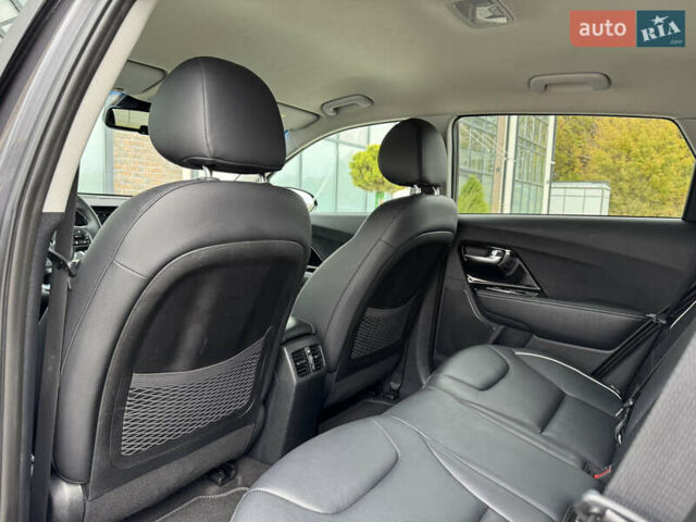 Серый Киа Niro, объемом двигателя 0 л и пробегом 139 тыс. км за 18900 $, фото 67 на Automoto.ua