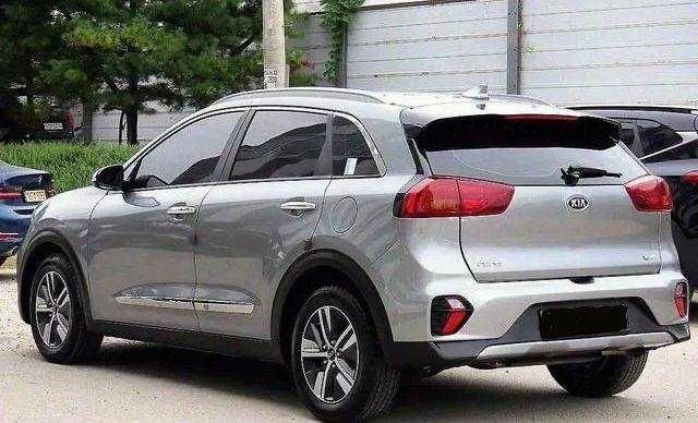 Серый Киа Niro, объемом двигателя 0 л и пробегом 44 тыс. км за 17500 $, фото 1 на Automoto.ua