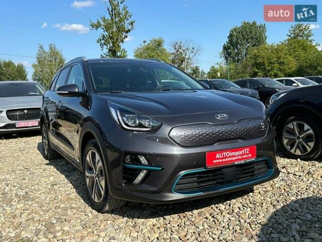 Серый Киа Niro, объемом двигателя 0 л и пробегом 76 тыс. км за 21700 $, фото 5 на Automoto.ua