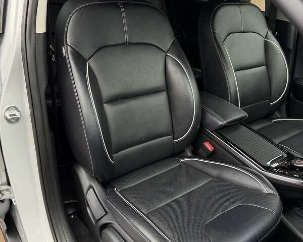 Сірий Кіа Niro, об'ємом двигуна 0 л та пробігом 71 тис. км за 21999 $, фото 75 на Automoto.ua