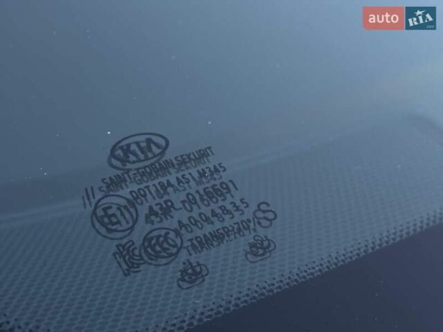 Серый Киа Niro, объемом двигателя 0 л и пробегом 74 тыс. км за 18200 $, фото 26 на Automoto.ua