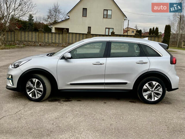 Серый Киа Niro, объемом двигателя 0 л и пробегом 95 тыс. км за 17200 $, фото 7 на Automoto.ua