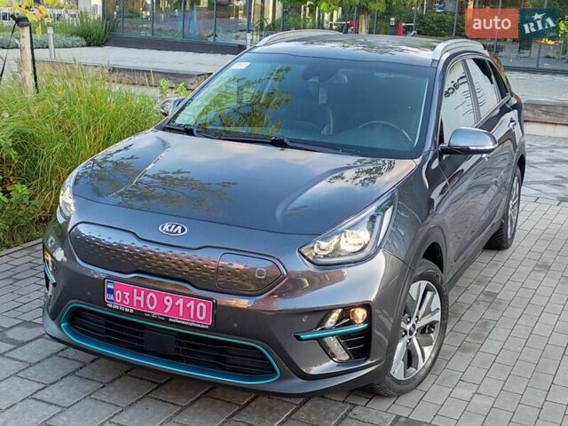 Киа Niro 2020 в Ровно на Automoto.ua Серый Киа Niro, объемом двигателя 0 л и пробегом 125 тыс. км за 19850 $, фото 4 на Automoto.ua