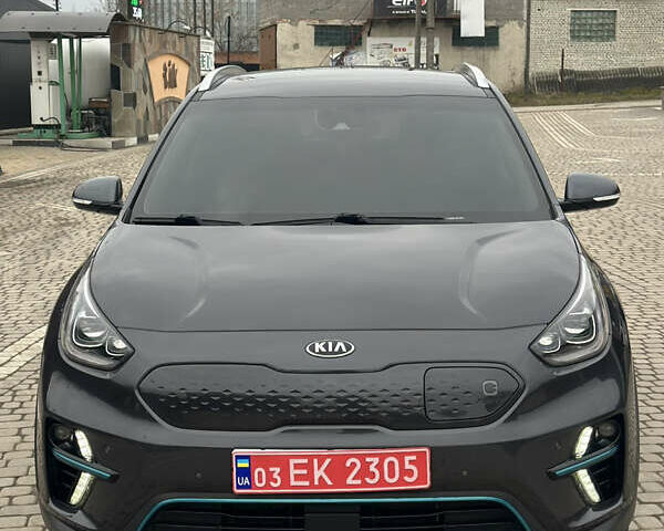Серый Киа Niro, объемом двигателя 0 л и пробегом 102 тыс. км за 18500 $, фото 3 на Automoto.ua