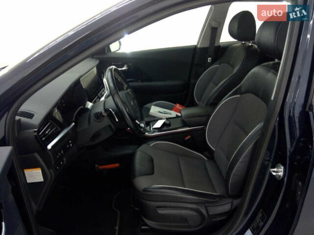 Серый Киа Niro, объемом двигателя 0 л и пробегом 108 тыс. км за 19900 $, фото 6 на Automoto.ua