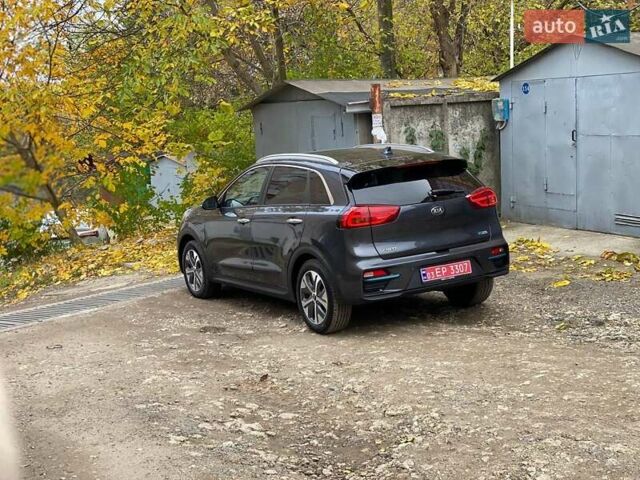 Киа Niro 2020 в Тернополе на Automoto.ua Серый Киа Niro, объемом двигателя 0 л и пробегом 149 тыс. км за 18800 $, фото 17 на Automoto.ua