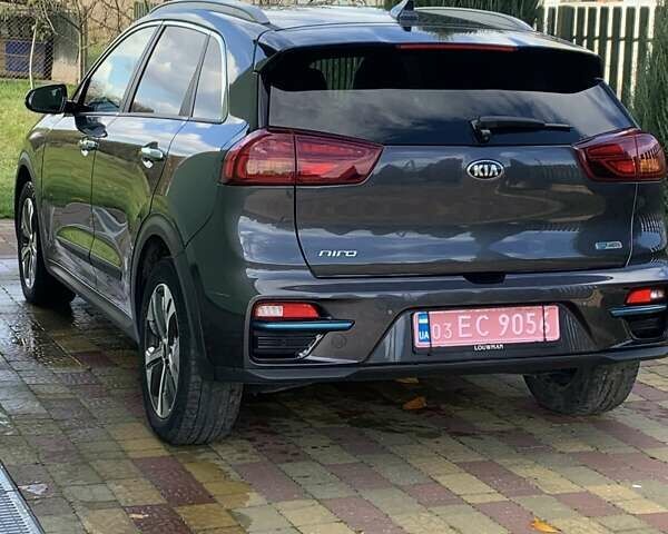 Сірий Кіа Niro, об'ємом двигуна 0 л та пробігом 73 тис. км за 18900 $, фото 3 на Automoto.ua